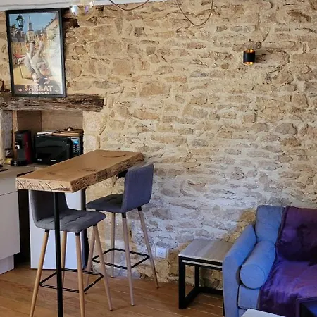 펜션 La Cachette Sarladaise